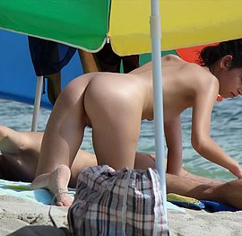 young family nudist spycam