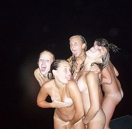 peeing urinate beach girls