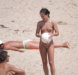 huge ass in the beach