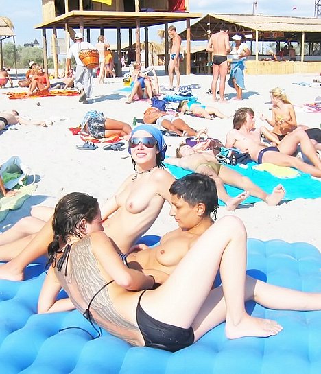 nude beach girls blog