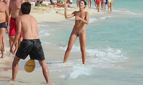 wet hot mature shaved pussy at the beach
