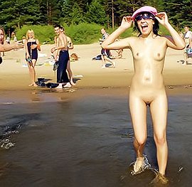 voluptuous nude beach babes