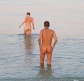voyeur nude beach