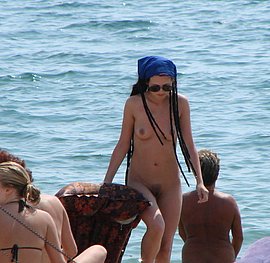 meeting horny nudist woman on nude beach