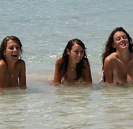 girls nude at the beach
