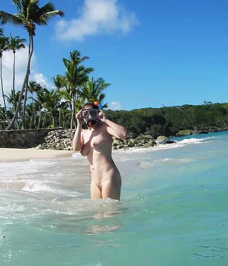 girls on nude beach