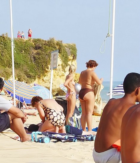 young female family nudists