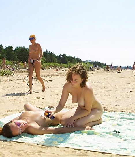 beach nude pics
